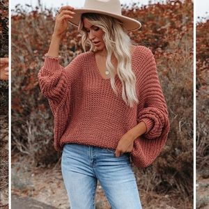 vici CARRY ON KNIT V-NECK SWEATER - DUSTY CEDAR